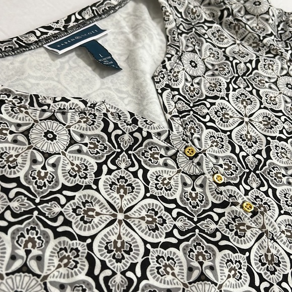 Karen Scott Tri Colored Women’s Top. - Picture 2 of 4